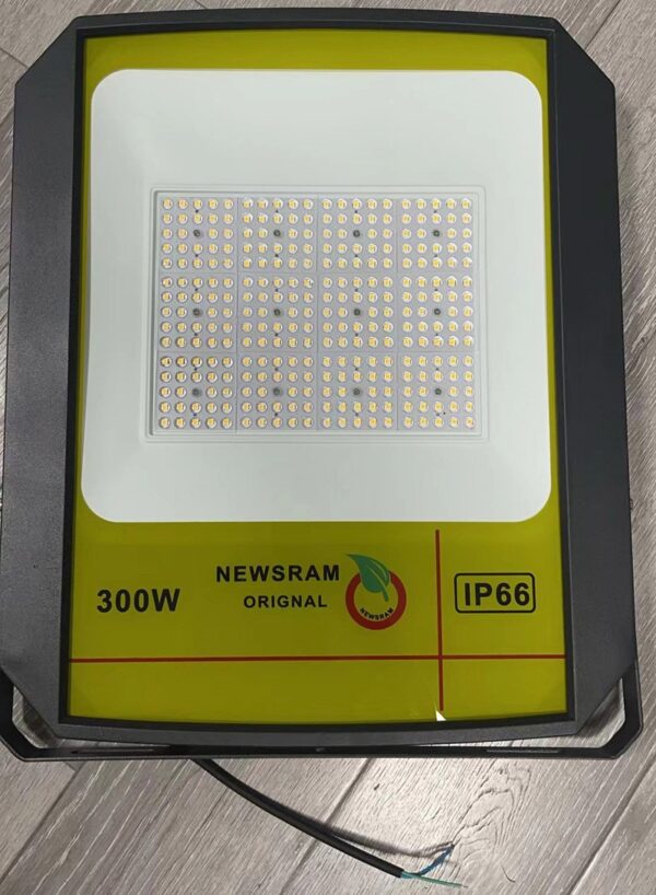 بروجكتر 300 واط